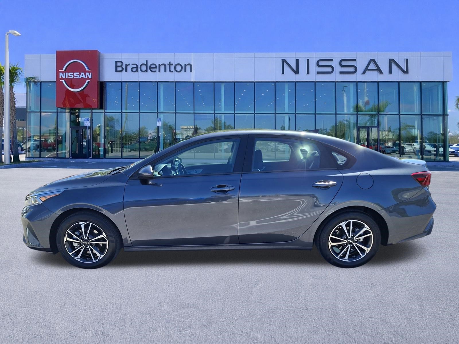 Used 2024 Kia Forte LXS image 8