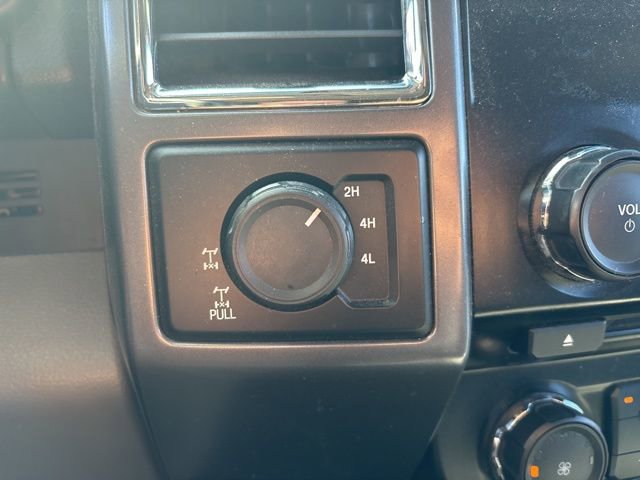 Used 2015 Ford F150 XLT AWD/4WD image 31