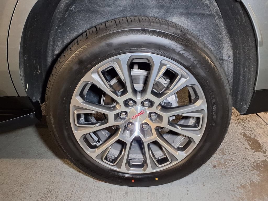 Used 2025 GMC Yukon Denali AWD/4WD image 18