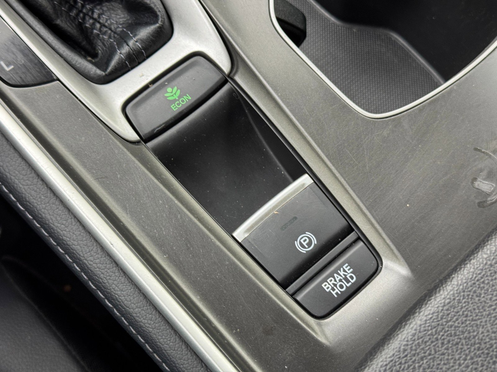 Used 2018 Honda Accord EX-L image 32