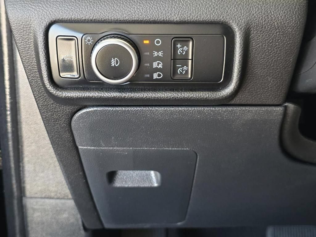 Used 2023 Ford Explorer XLT w/ Equipment Group 202A RWD image 30