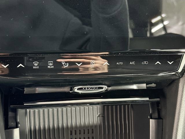 New 2026 Jeep Grand Cherokee Altitude image 11