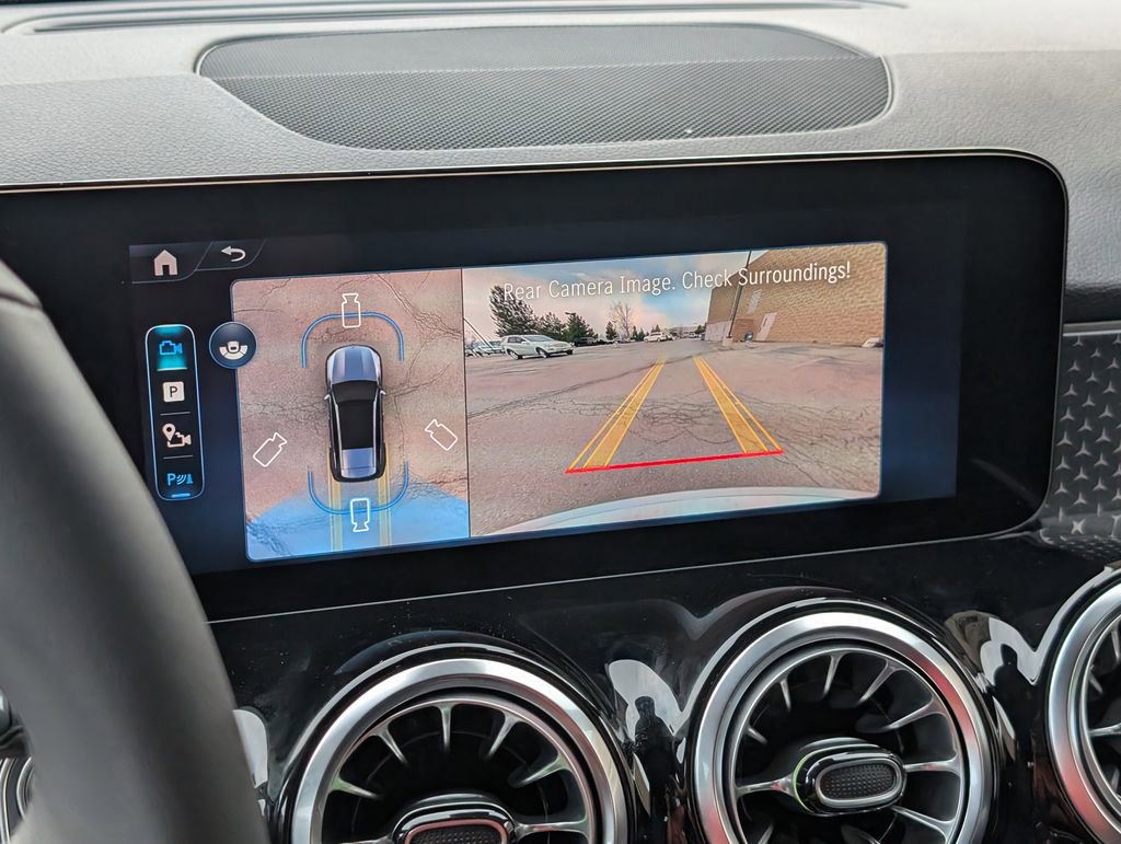 New 2026 Mercedes-Benz GLB 250 4MATIC image 17