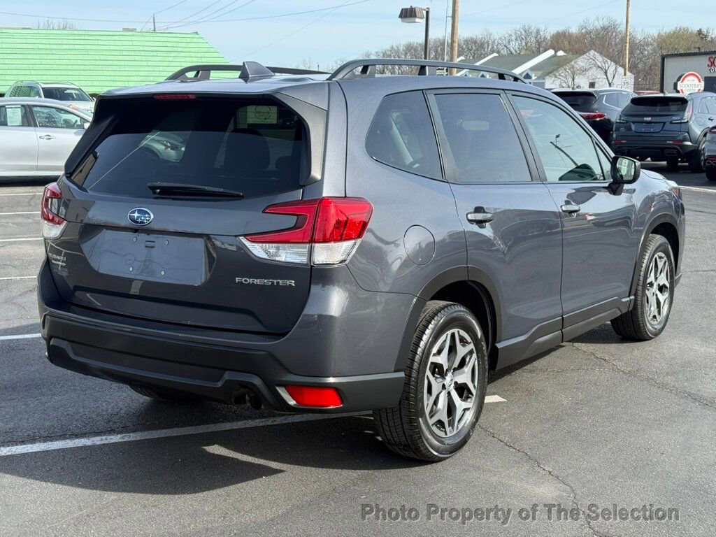 Used 2022 Subaru Forester Premium image 17