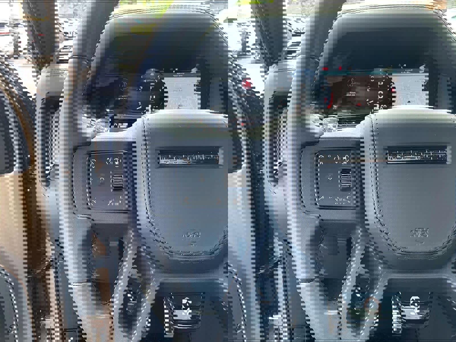 Used 2025 Land Rover Defender 110 AWD/4WD image 20