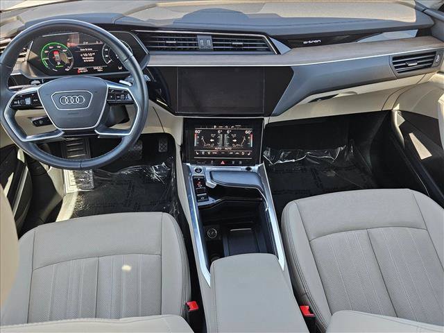 Used 2023 Audi e-tron Premium Plus w/ Premium Plus Package AWD/4WD image 17