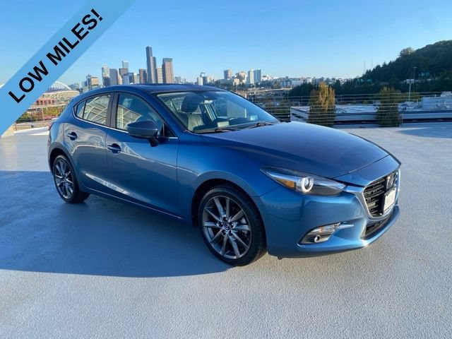 Used 2018 MAZDA MAZDA3 Grand Touring w/ Premium Equipment Package FWD image 1