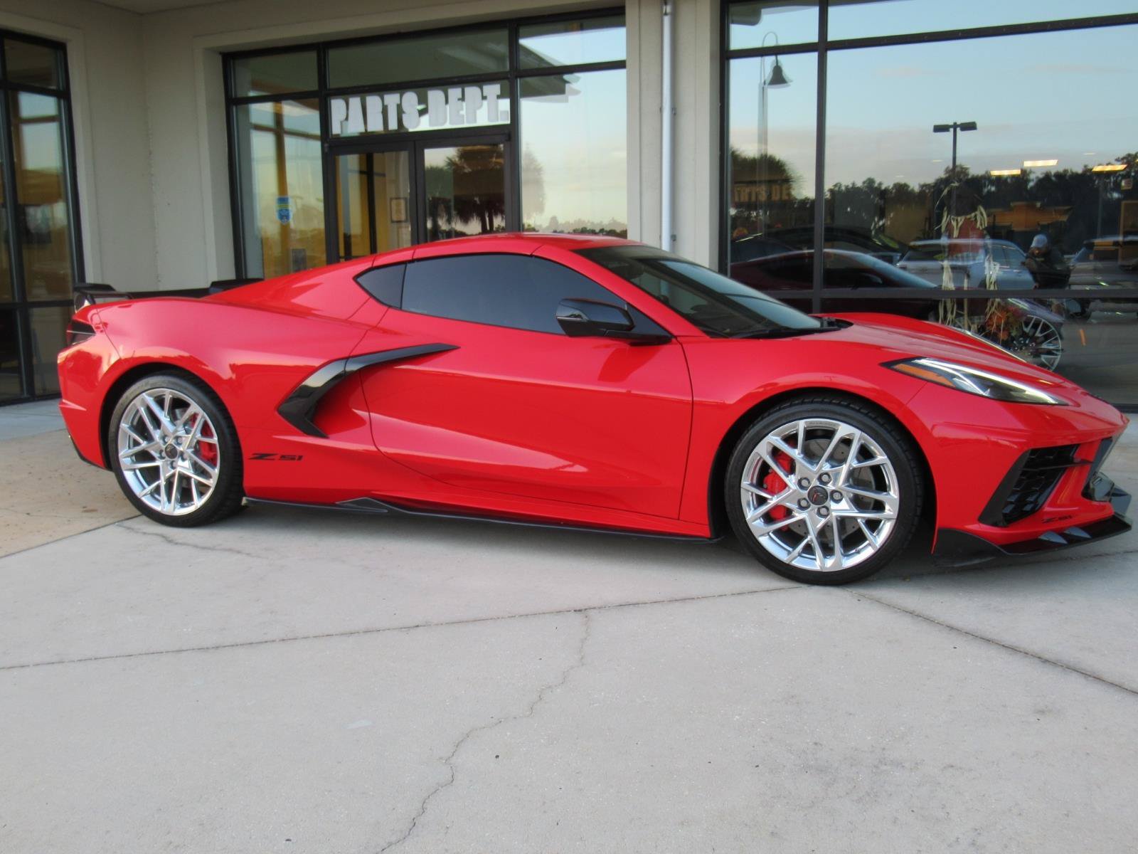 Used 2024 Chevrolet Corvette Stingray Premium Cpe w/ Z51 Performance Package RWD image 2