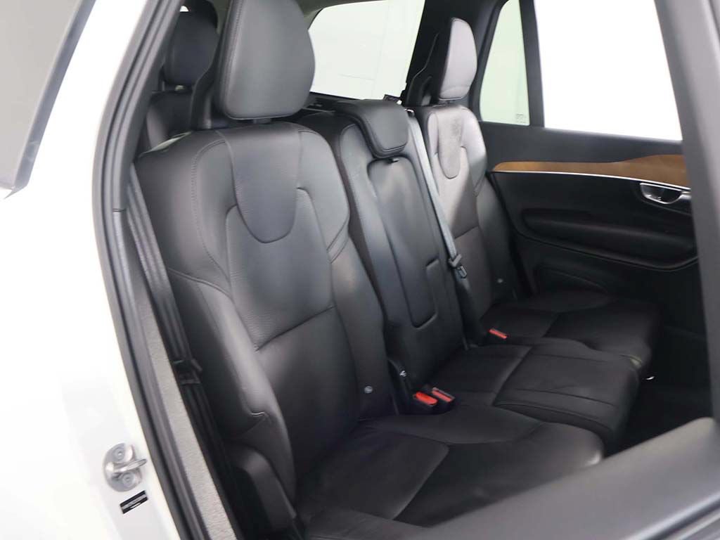 Used 2025 Volvo XC90 B5 Plus AWD/4WD image 38