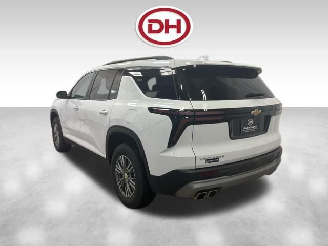 Used 2025 Chevrolet Traverse LT image 11