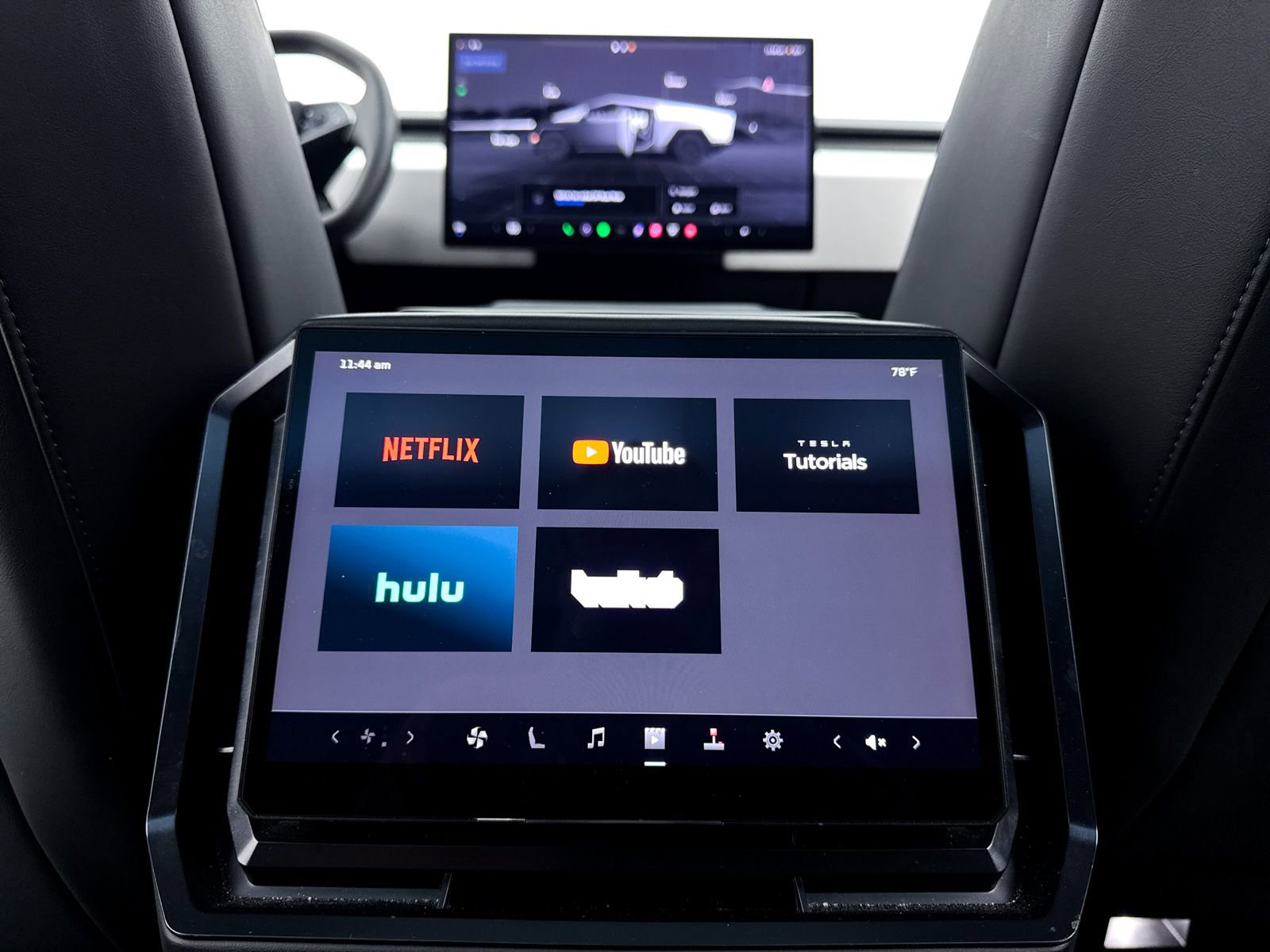 Used 2024 Tesla Cybertruck AWD Crew Cab image 33