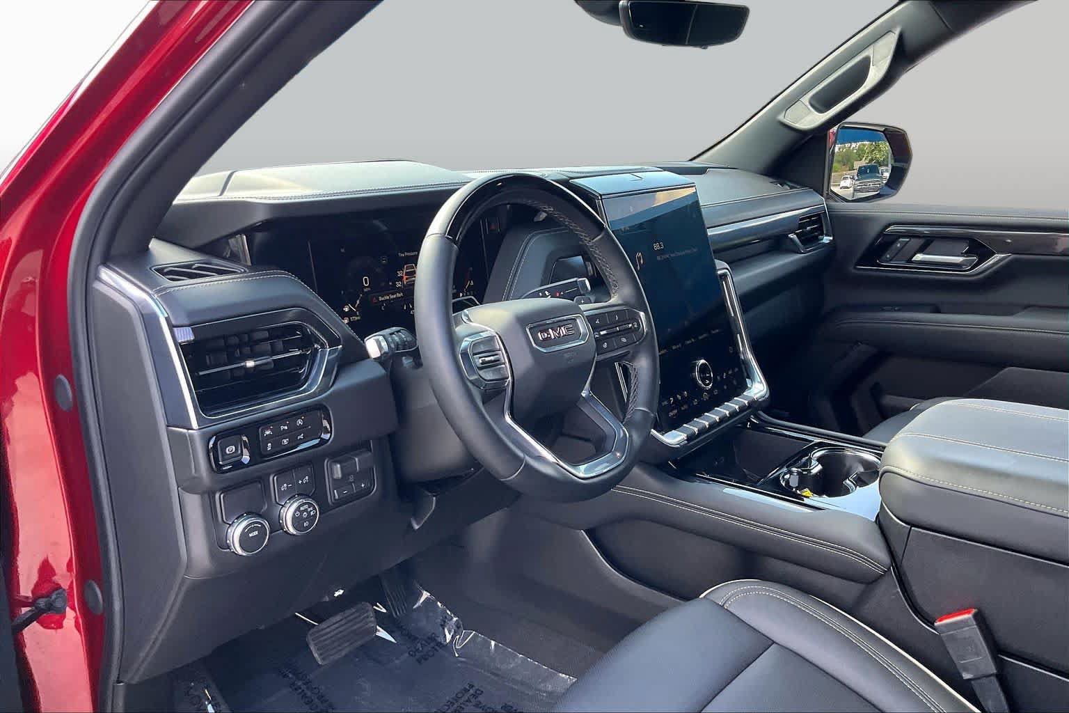 Used 2026 GMC Yukon XL Elevation w/ Elevation Premium Package RWD image 18