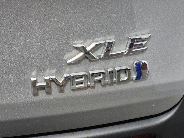 Certified 2024 Toyota Sienna XLE image 8