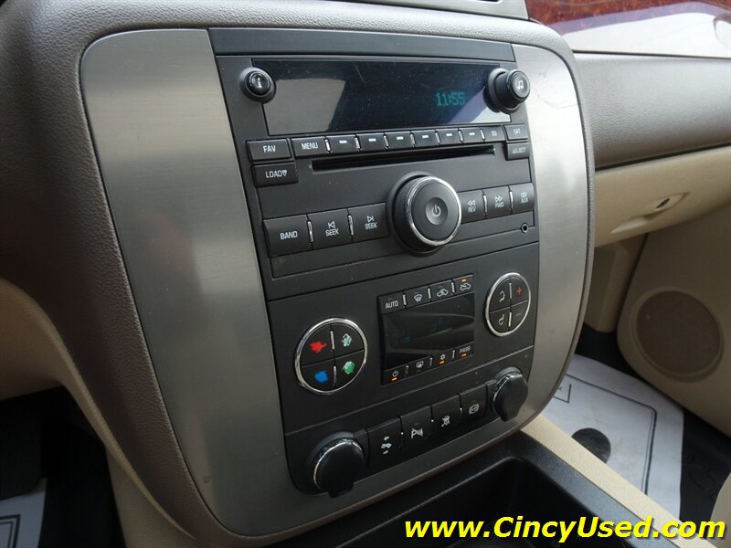 Used 2011 GMC Sierra 3500 SLT w/ SLT Convenience Package AWD/4WD image 19