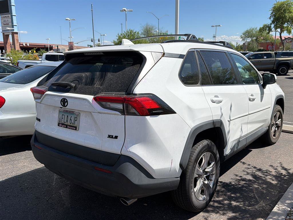 Used 2022 Toyota RAV4 XLE w/ Convenience Package image 3