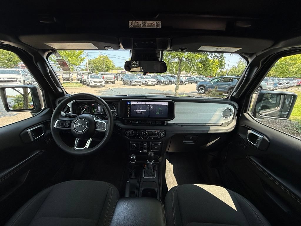 Used 2024 Jeep Wrangler Unlimited Sahara AWD/4WD image 26