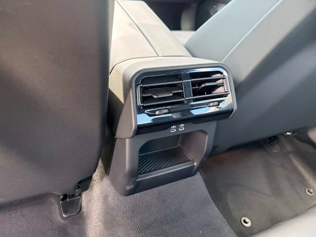 Used 2026 BMW 530i RWD image 16