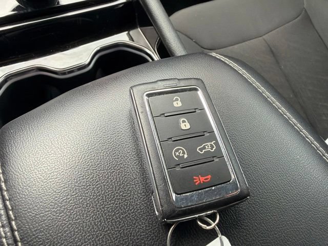 Used 2023 Jeep Grand Cherokee L Laredo w/ Luxury Tech Group I AWD/4WD image 37