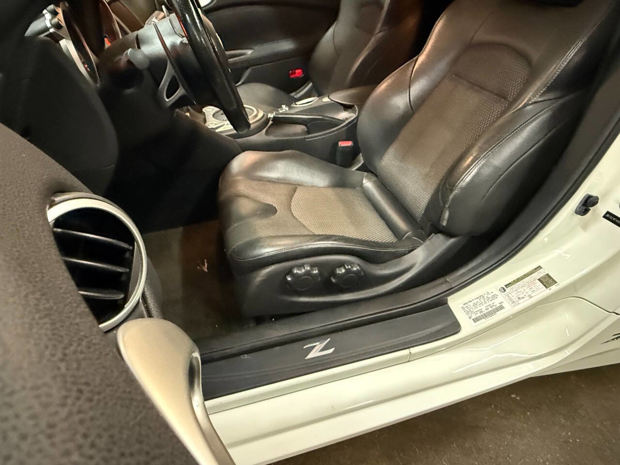 Used 2014 Nissan 370Z Touring w/ Sport Package image 13