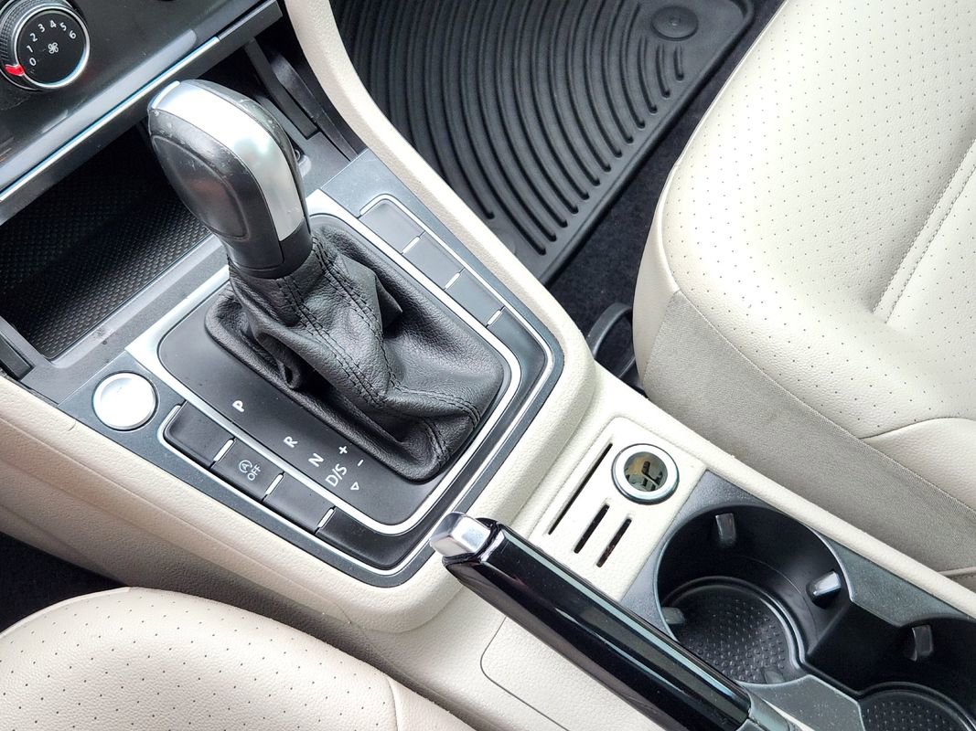 Used 2020 Volkswagen Golf 4-Door image 20