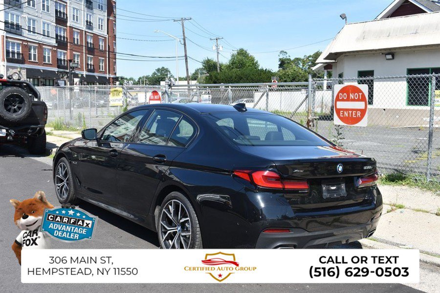 Used 2023 BMW 530e xDrive w/ Premium Package AWD/4WD image 7