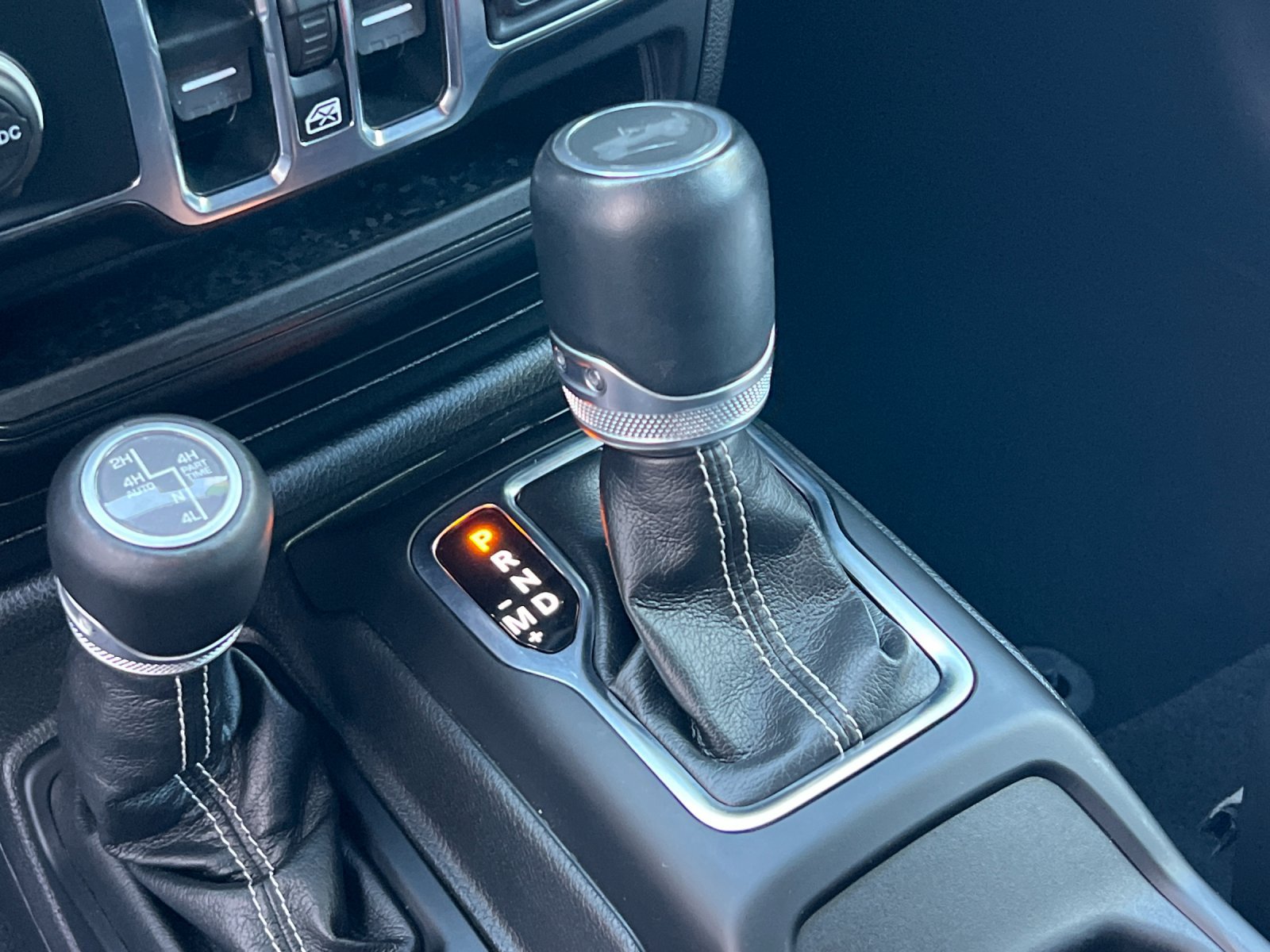 Used 2023 Jeep Wrangler Unlimited Sahara AWD/4WD image 22