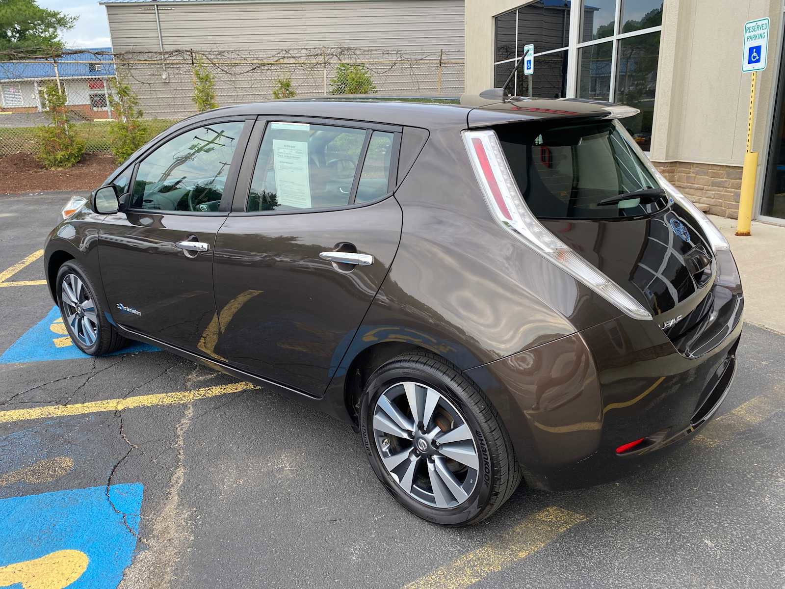 Used 2016 Nissan Leaf SV FWD image 3
