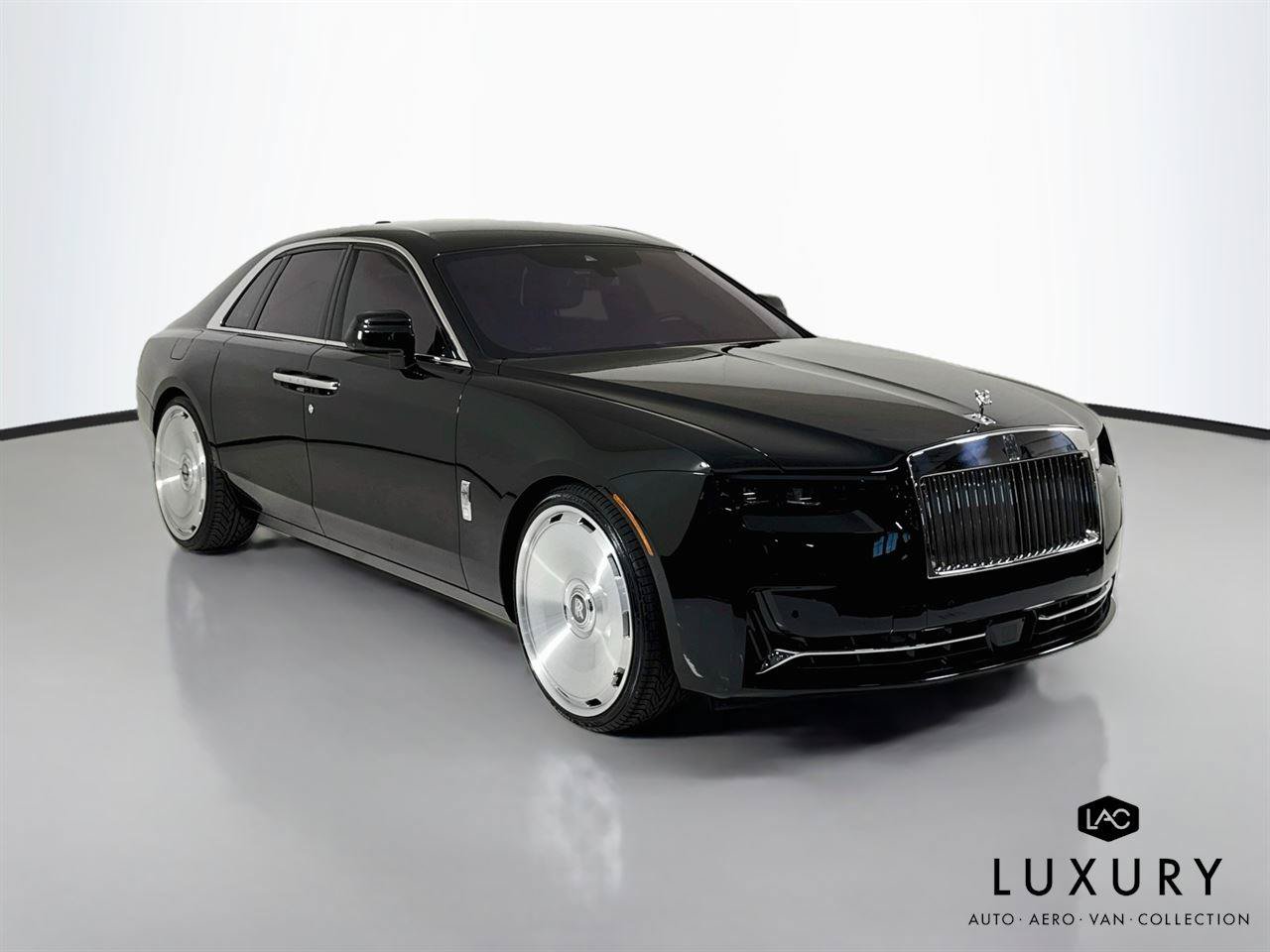 Used 2025 Rolls-Royce Ghost AWD/4WD image 5