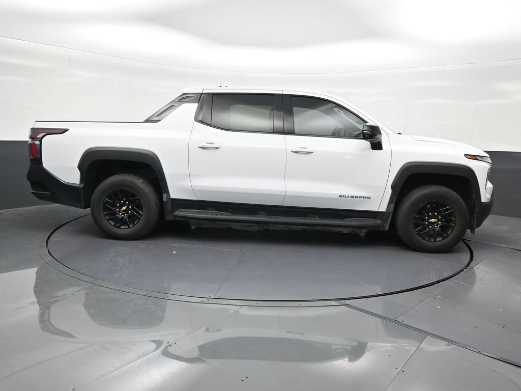 Used 2025 Chevrolet Silverado EV LT AWD/4WD image 7