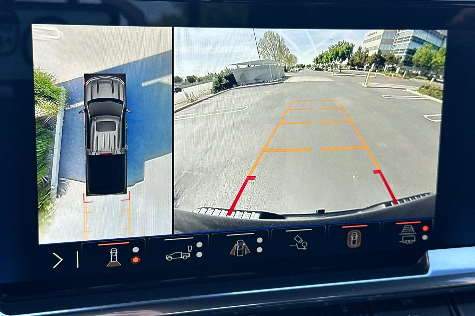 Certified 2025 Chevrolet Silverado 1500 High Country w/ Midnight Edition image 26