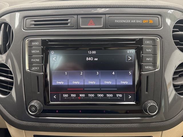 Used 2016 Volkswagen Tiguan SE image 14