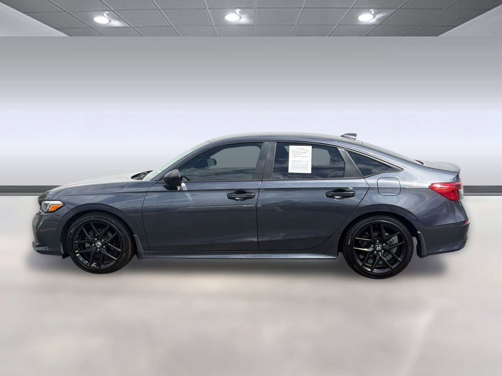 Used 2022 Honda Civic Sport image 2