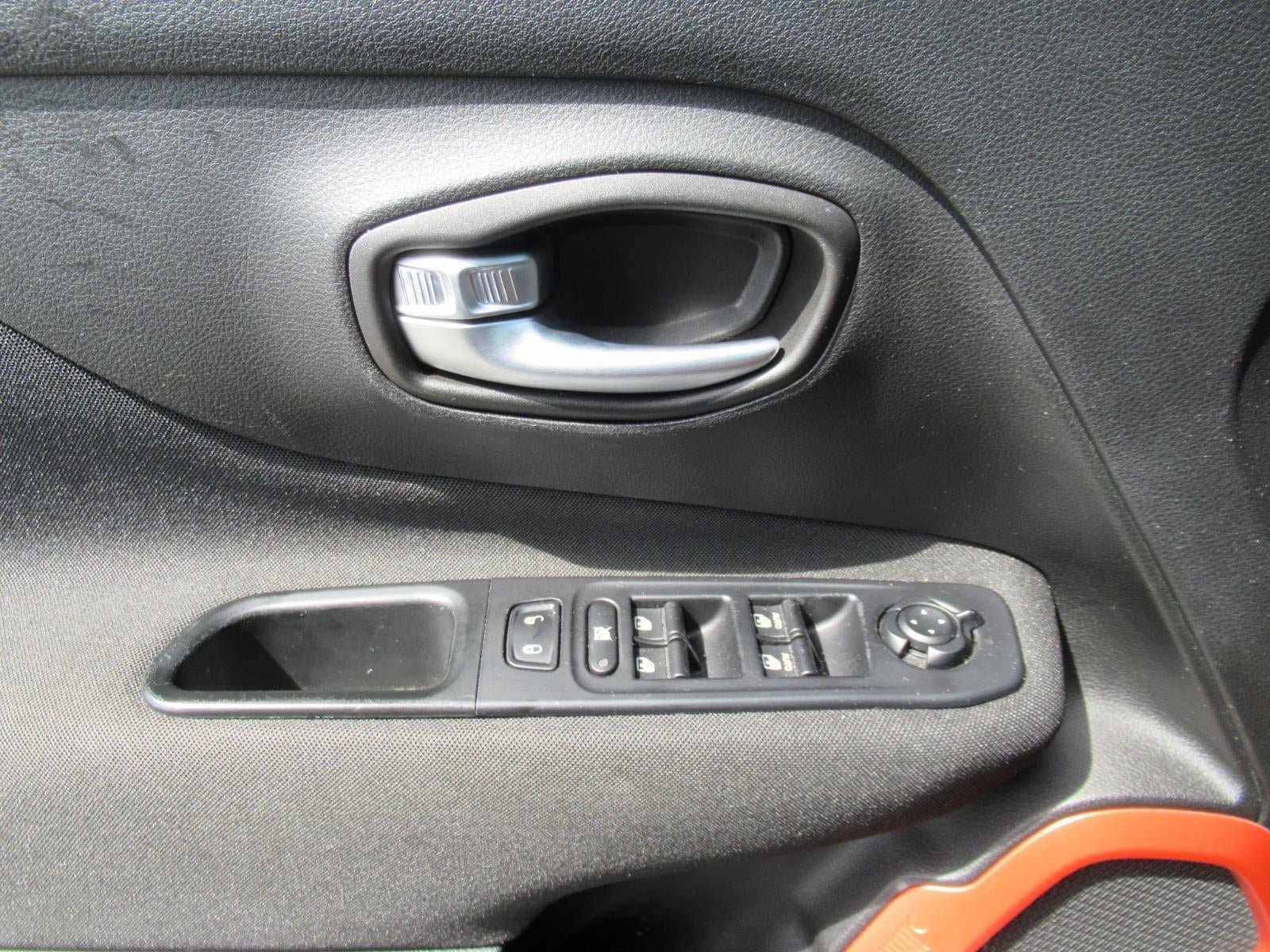 Used 2018 Jeep Renegade Sport w/ Power & Air Group AWD/4WD image 23