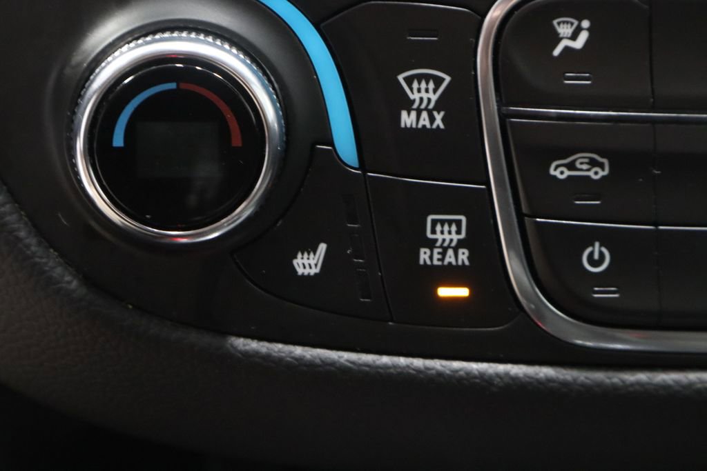 Used 2022 Chevrolet Equinox LT image 32