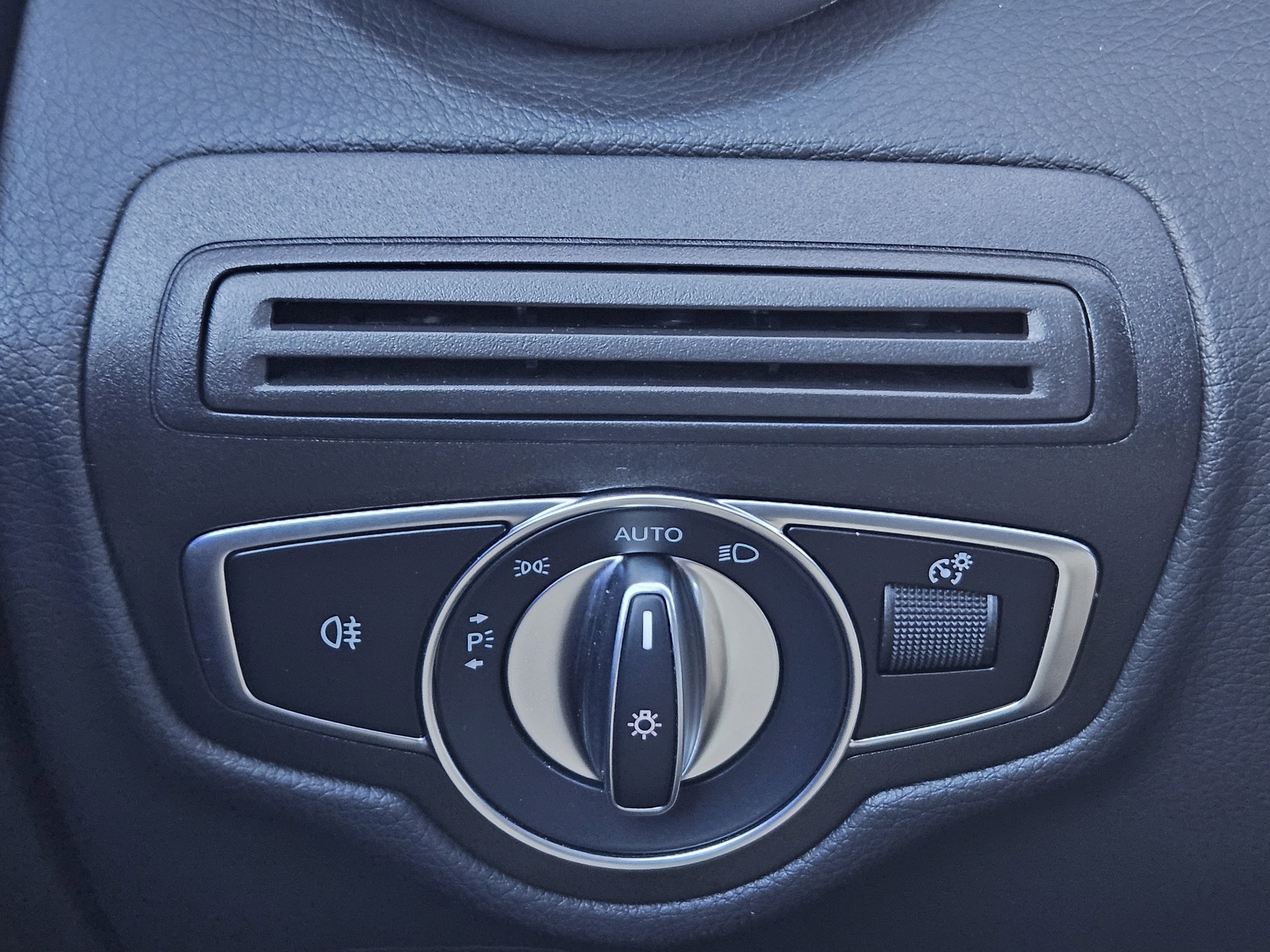 Certified 2022 Mercedes-Benz GLC 300 image 21