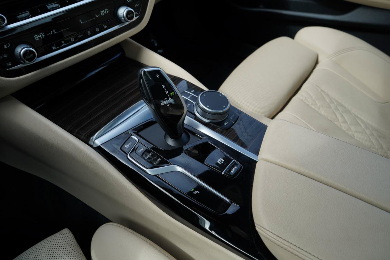 Used 2021 BMW 530i xDrive w/ Convenience Package AWD/4WD image 39