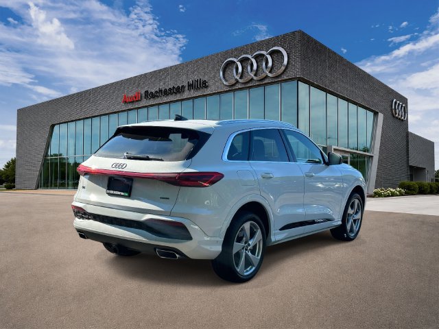 Certified 2025 Audi Q5 Premium Plus AWD/4WD image 5