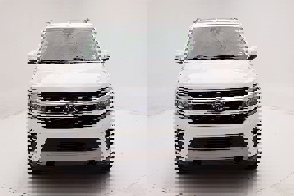 Used 2022 Ford Expedition Limited image 4