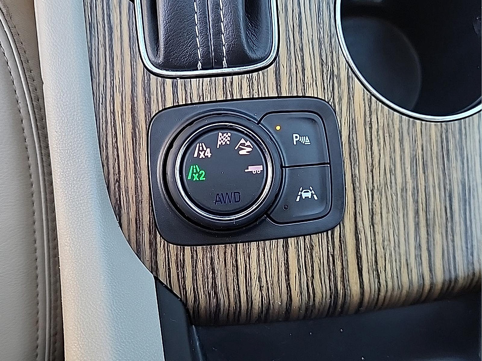 Used 2019 GMC Acadia Denali w/ Technology Package AWD/4WD image 29