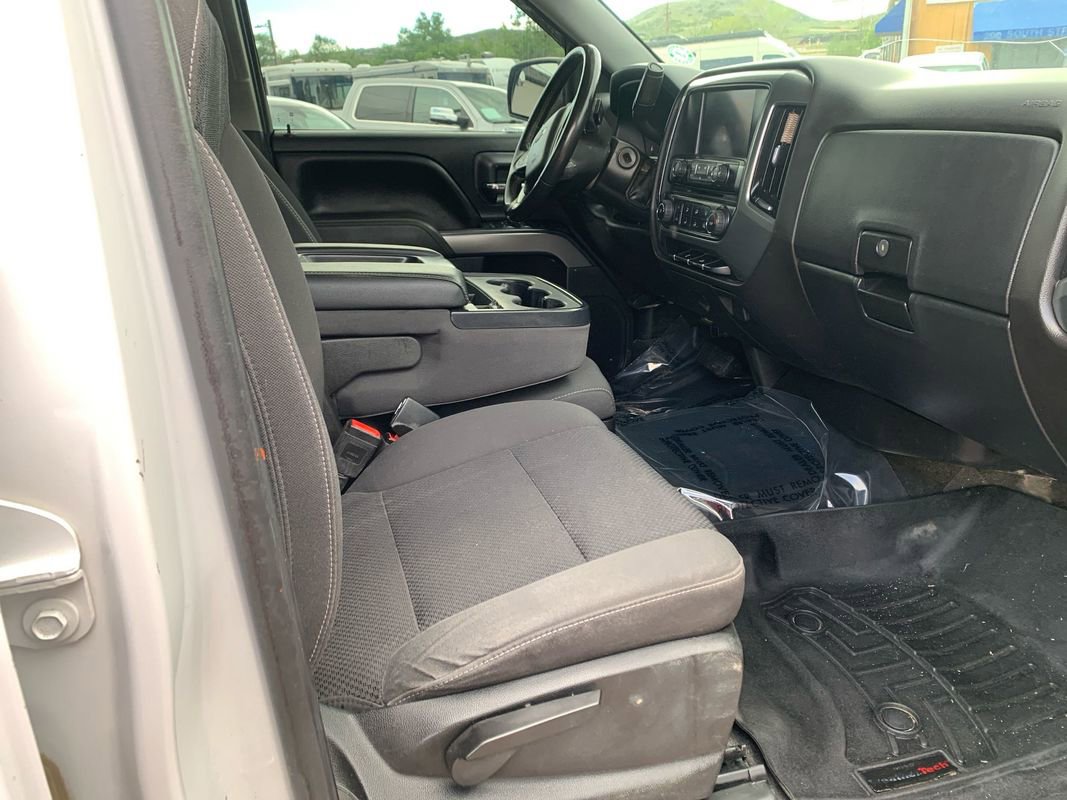 Used 2018 Chevrolet Silverado 1500 LT AWD/4WD image 19