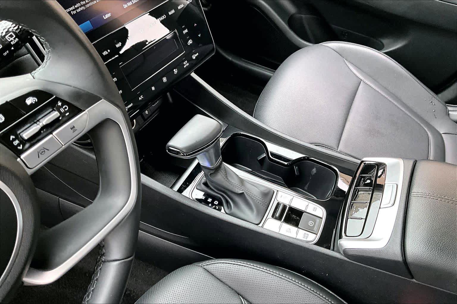 Certified 2024 Hyundai Tucson SEL w/ Convenience Package FWD image 15
