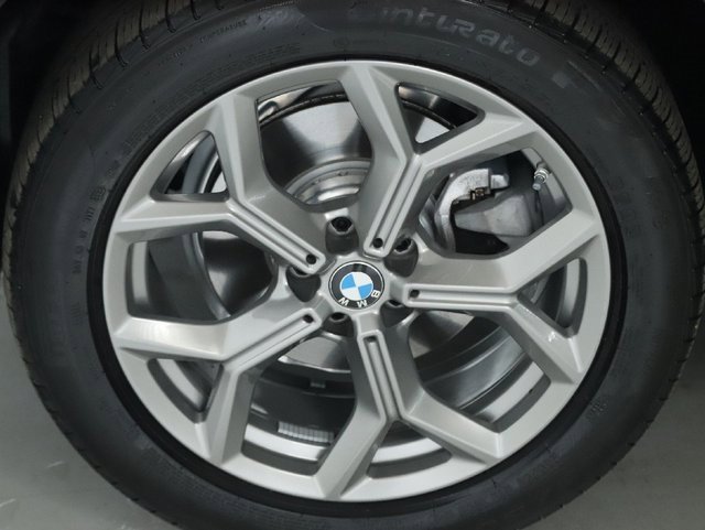 Certified 2024 BMW X3 xDrive30i w/ Premium Package image 38