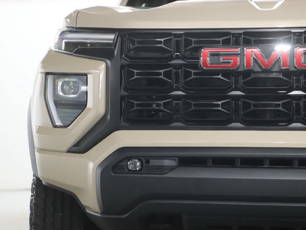 Used 2024 GMC Canyon Elevation w/ Elevation Premium Package AWD/4WD image 6