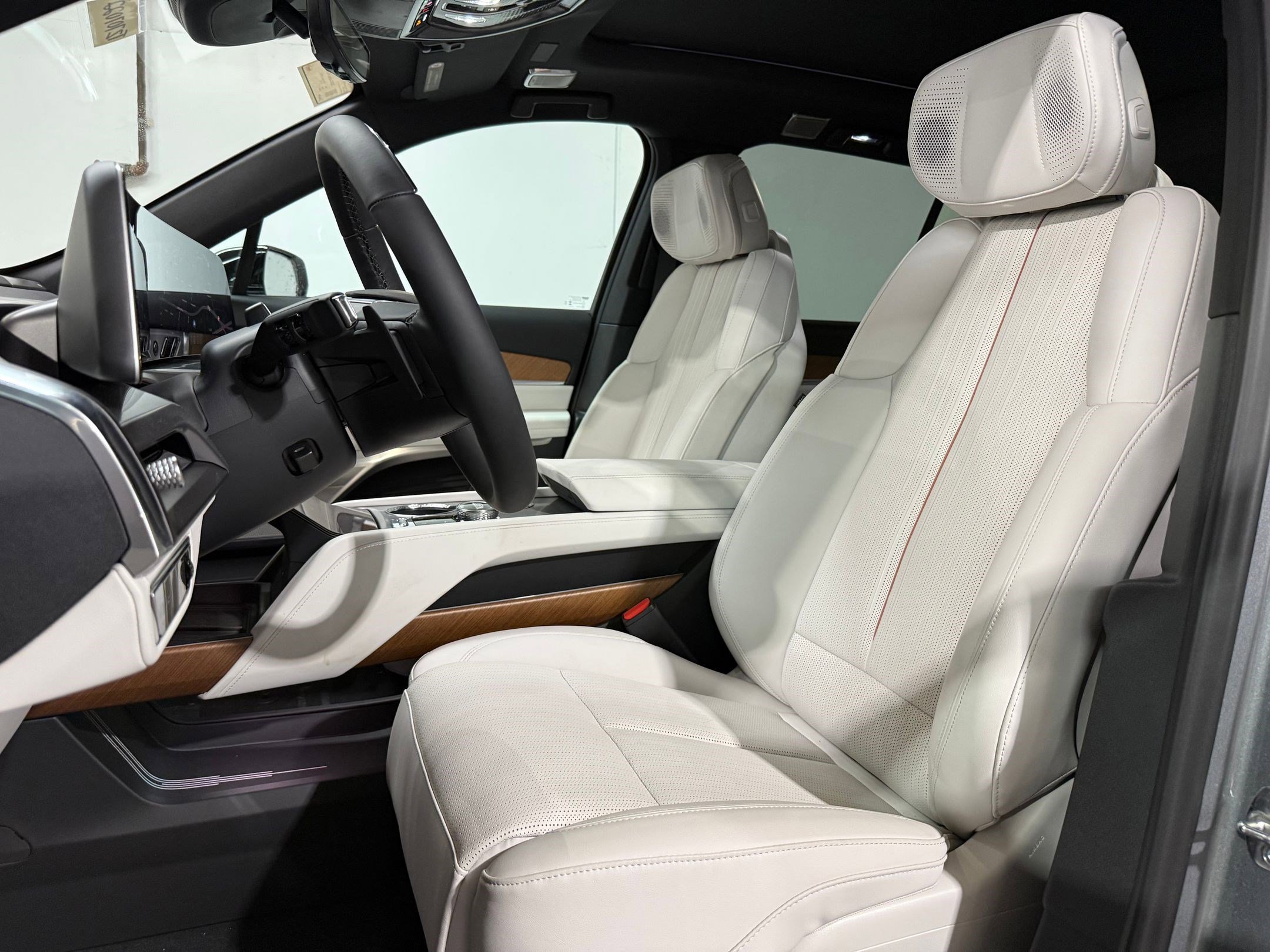 New 2026 Cadillac Vistiq Luxury image 5