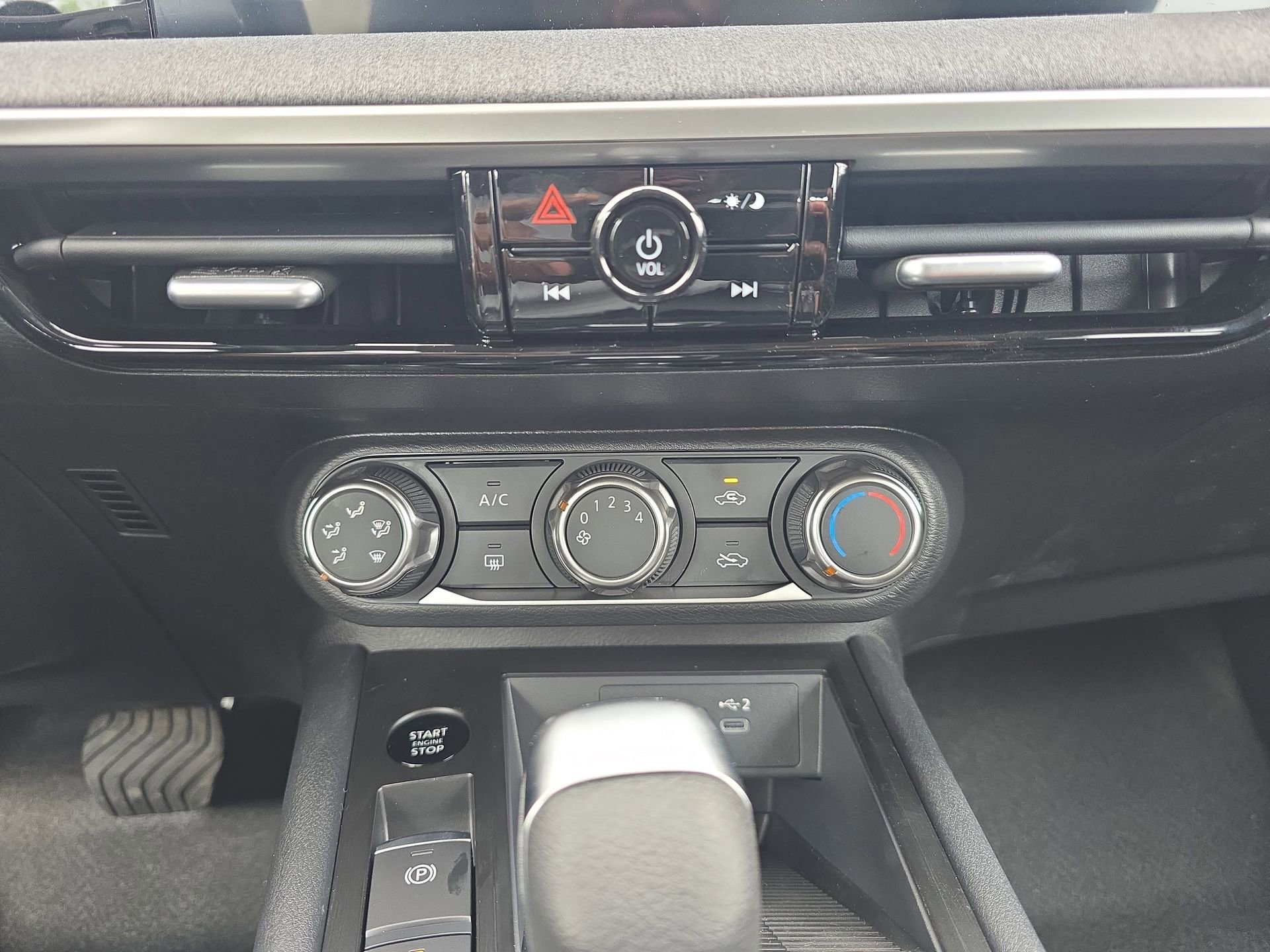 New 2026 Nissan Kicks S image 24