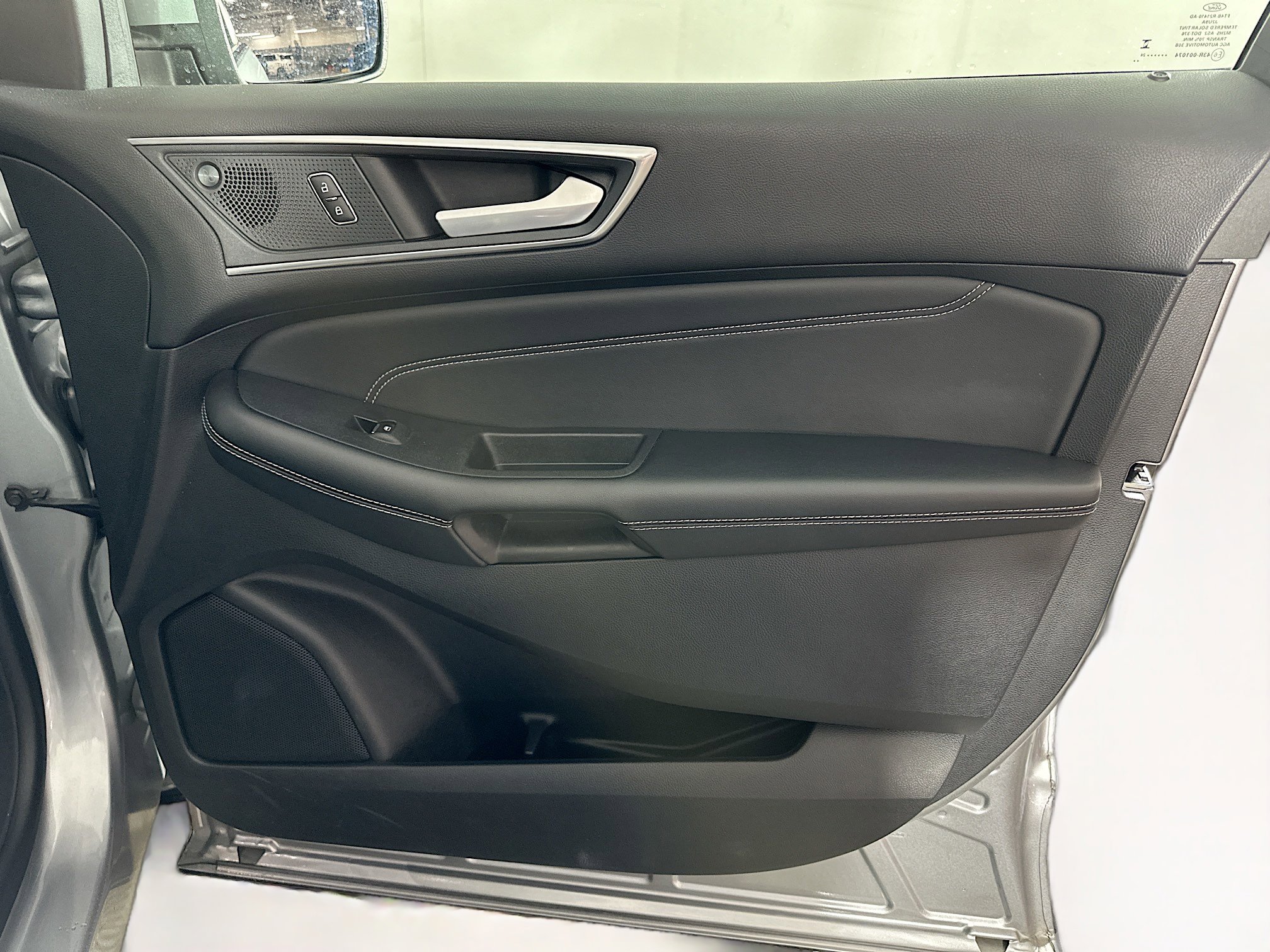 Used 2024 Ford Edge Titanium image 31