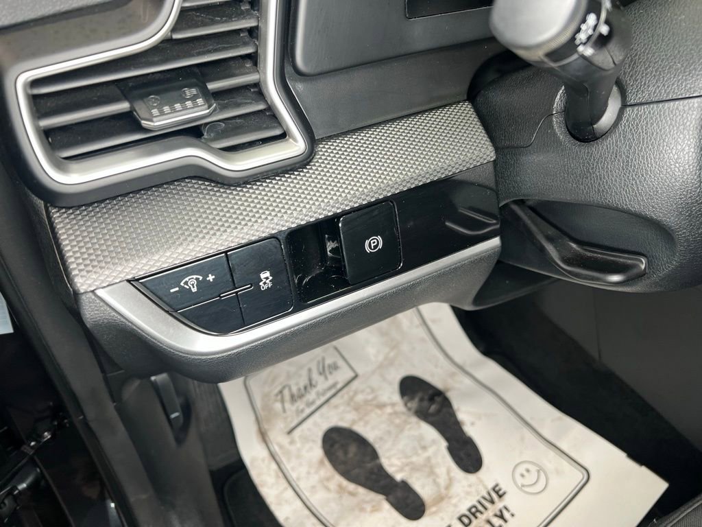 Used 2024 Kia Sportage LX image 14