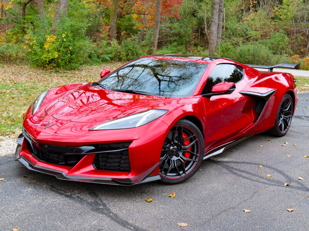 Certified 2024 Chevrolet Corvette Z06 w/ Z07 Performance Package RWD image 38
