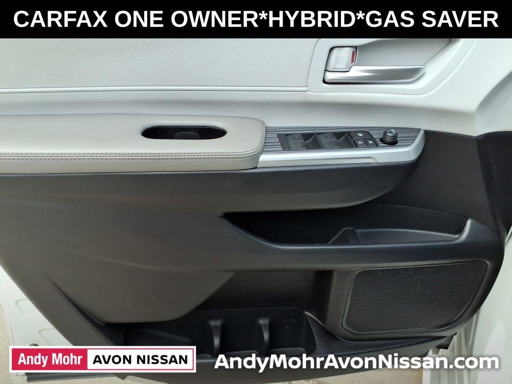 Used 2025 Toyota Sienna XLE FWD image 15