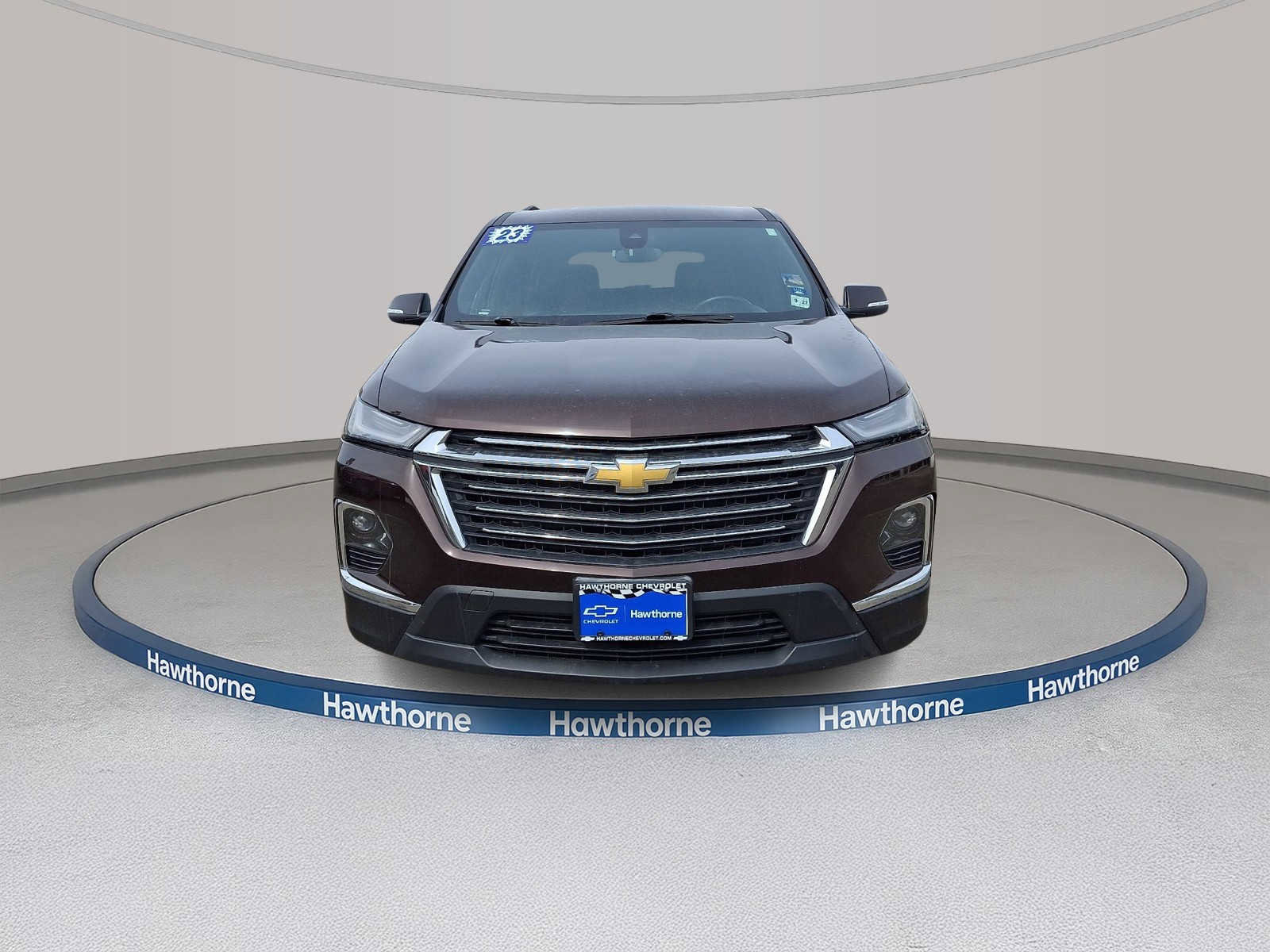 Used 2023 Chevrolet Traverse LT image 2